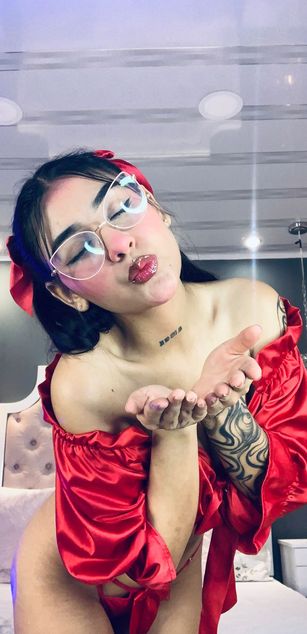 Model - Violet Blaze blowjob