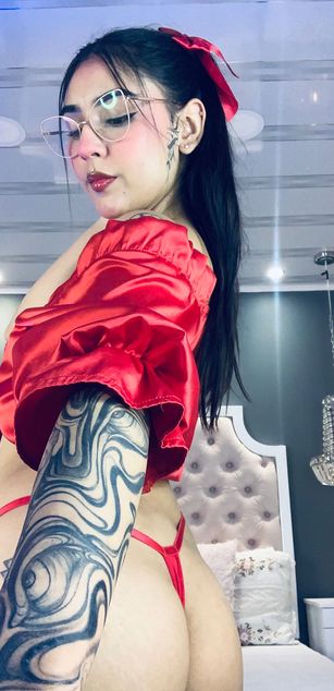 Model - Violet Blaze blowjob