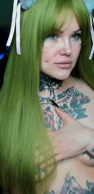 Model - Hannah deepthroat