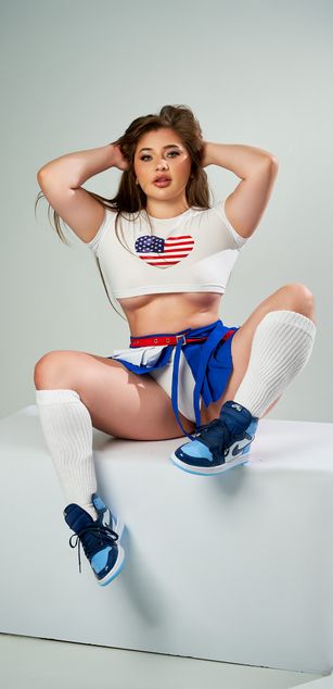 Model - Elisacolevanss curvy