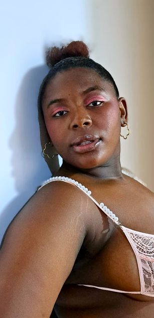 Model - Nany Moreno curvy