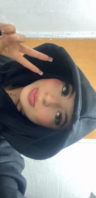 Model - Brianna Hill deepthroat