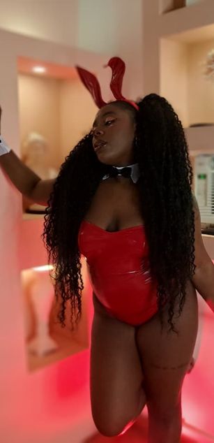 Model - Nany Moreno deepthroat