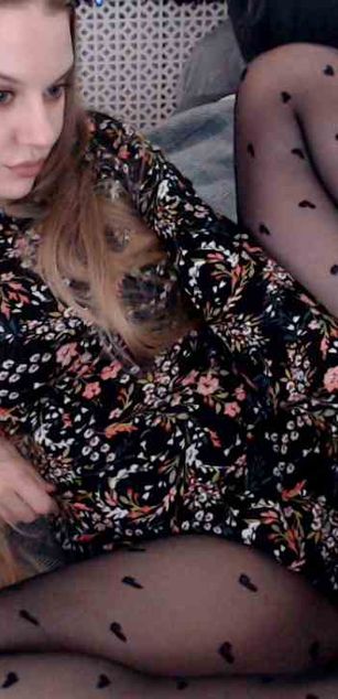 Model - April Blair deepthroat