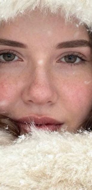 Model - Emeralda blowjob