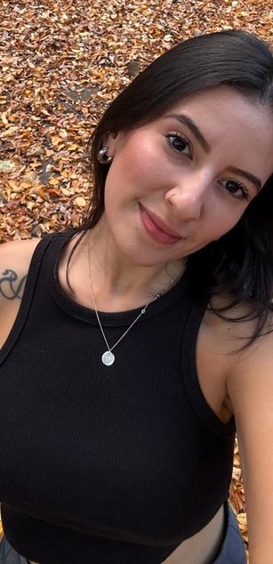 Model - Luna Carter JOI