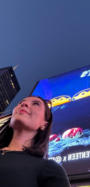 Model - Luna Carter JOI