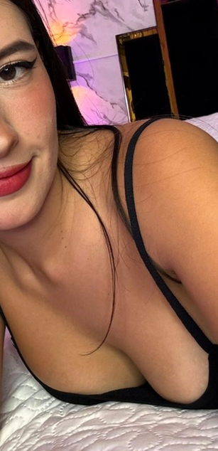 Model - Luna Carter JOI