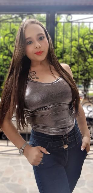 Model - Melissa Adams milf