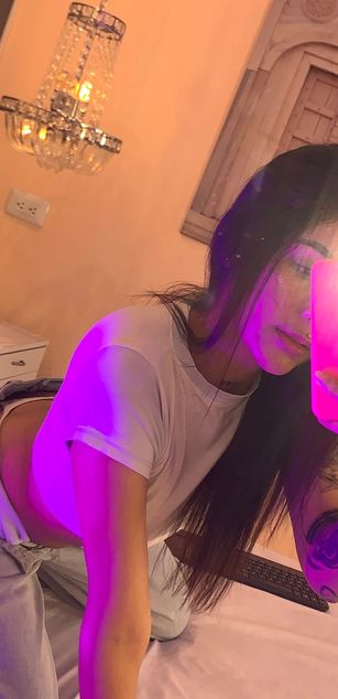 Model - Violet Blaze blowjob