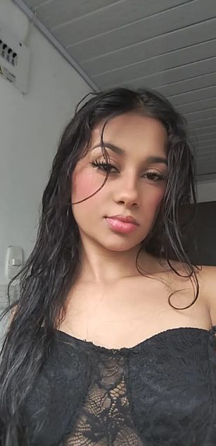 Model - Lucy Owens roleplay