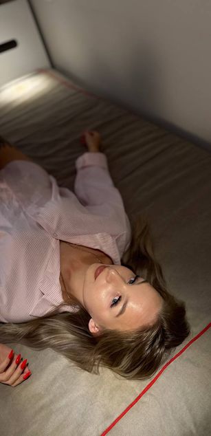 Model - KatrinKatana dildo