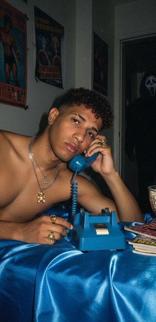 Model - Yoxi Manuel bigcock