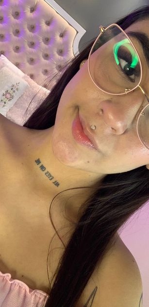 Model - Violet Blaze blowjob