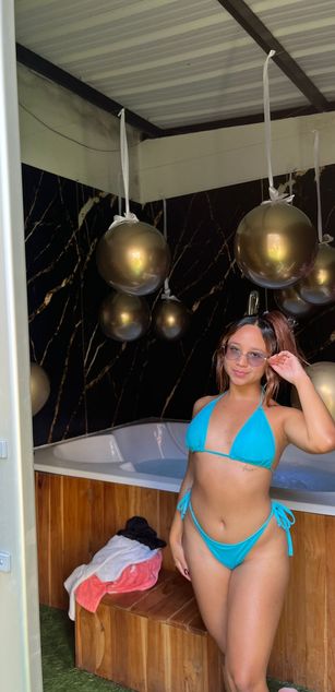 Model - MelanieRoah deepthroat