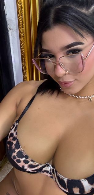 Model - TiaraRosse deepthroat