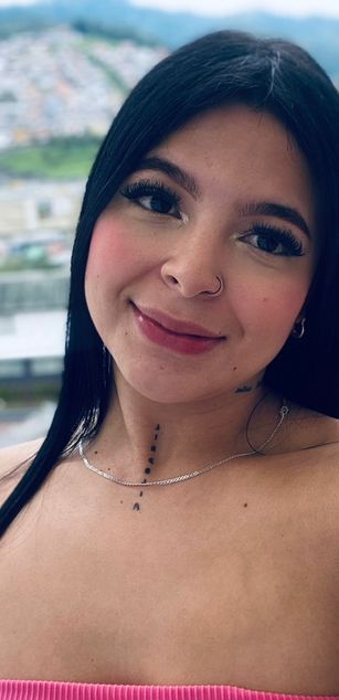 Model - Brianna Hill deepthroat