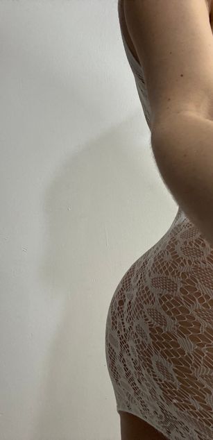 Model - lizzie ross deepthroat