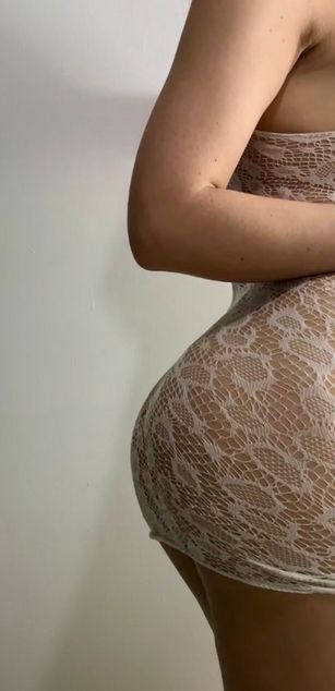 Model - lizzie ross deepthroat