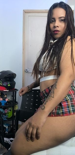 Model - Shenner latina