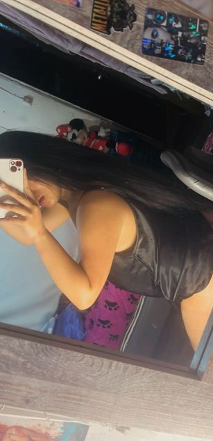 Model - Valen Rosse blowjob