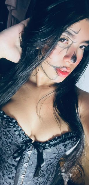 Model - Valen Rosse blowjob