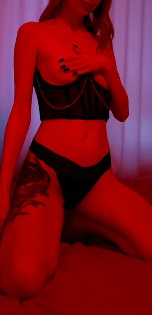 Model - Lady Biscuit blowjob