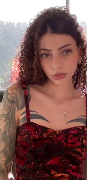 Model - Tefy Rose feet