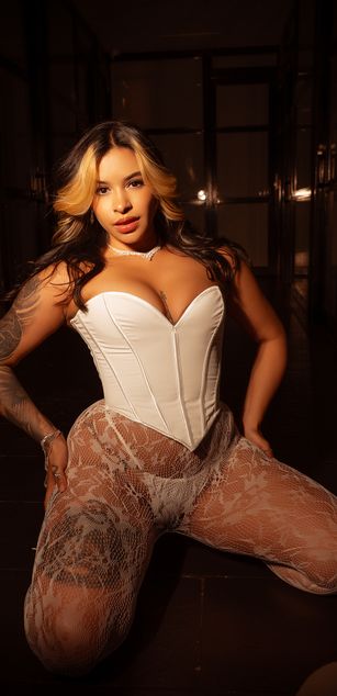 Model - Ana Arenas BOOTY