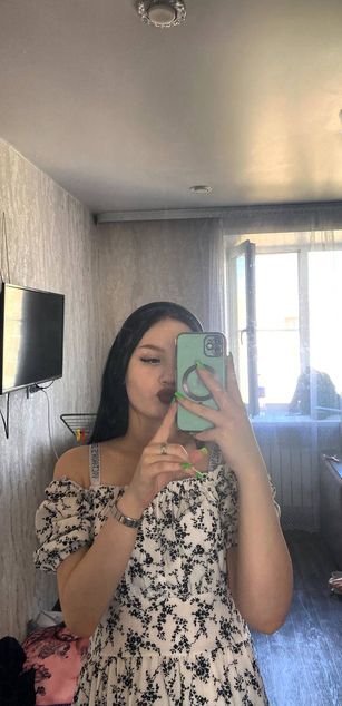 Model - Leyla blowjob