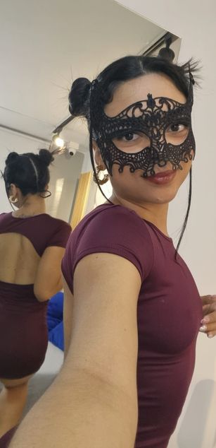 Model - Aria Bell dildo