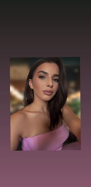 Model - Angela Bryn streaptease