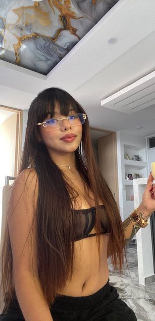 Model - Princess Miley ass