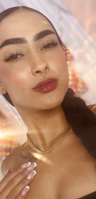 Model - Elisa Peters roleplay