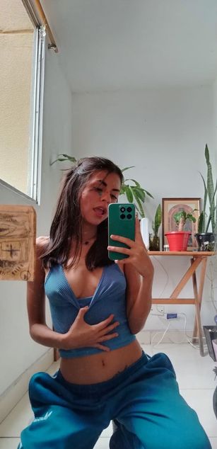 Model - call me bluee hairy