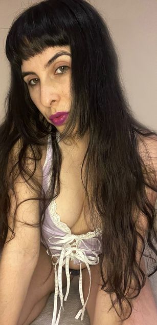 Model - babyrose dom