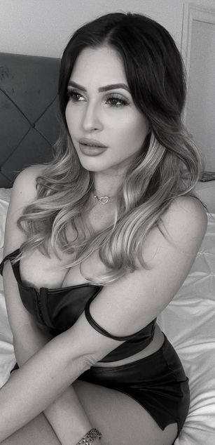 Model - Dilara deepthroat