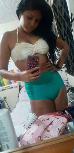 Model - anniemiau whip