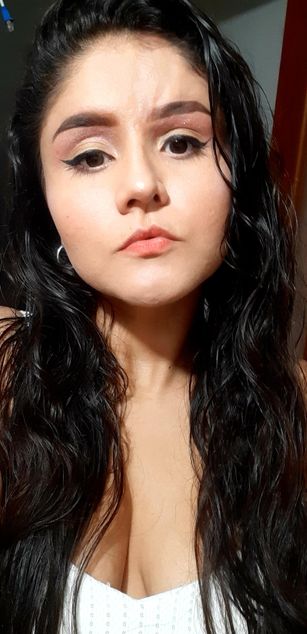 Model - anniemiau whip