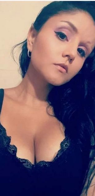 Model - anniemiau whip