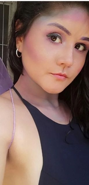 Model - anniemiau whip