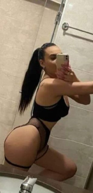 Model - Jessica Jolie deepthroat