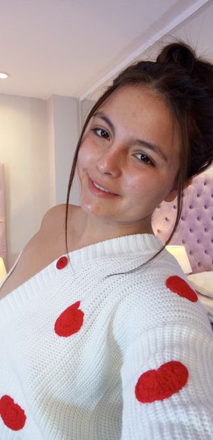 Model - Gaby Queens dildo