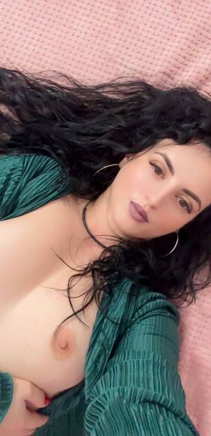 Model - Missy_Skye dildo