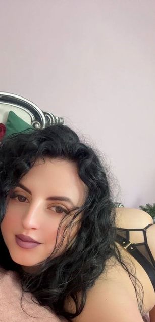 Model - Missy_Skye dildo