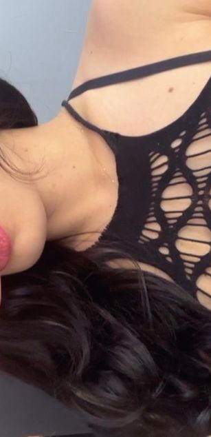 Model - lizzie ross deepthroat