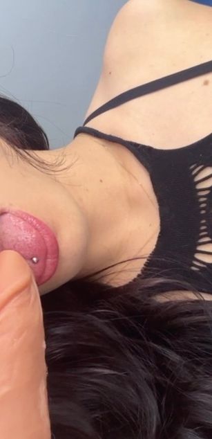 Model - lizzie ross deepthroat