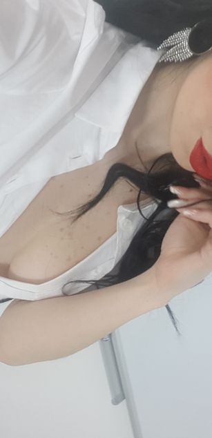 Model - LunnaGray blowjob