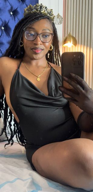 Model - YalianaGuzman deepthroat