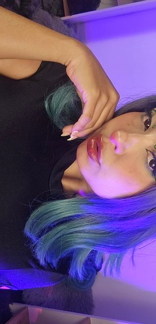 Model - coraline sexy